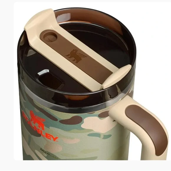 NWT Stanley 1913 Post Malone Collab Camo Insulated Mug with Handle & keychain - Picture 3 of 11